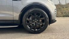 Land Rover Discovery 3.0 D300 Dynamic SE 5dr Auto Diesel Station Wagon